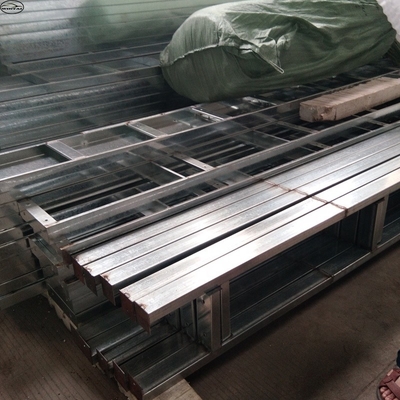 বাহ্যিক আকার 7x5.45x3.35m কার স্প্রে বুথ বেকিং ওভেন সিই অটো পেইন্ট রুমের জন্য অনুমোদিত
